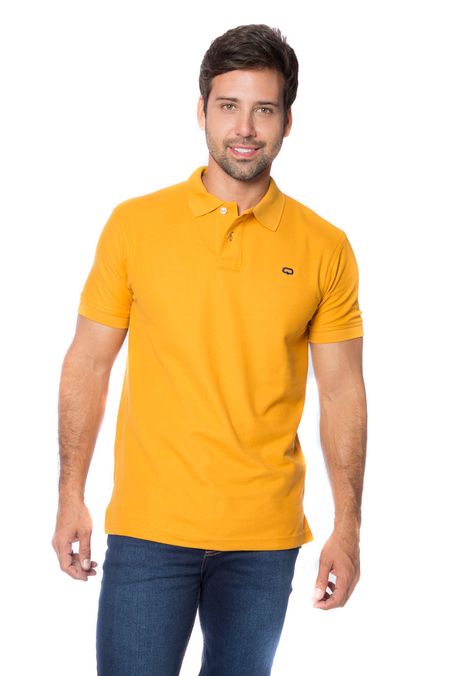 camisa tipo polo color mostaza