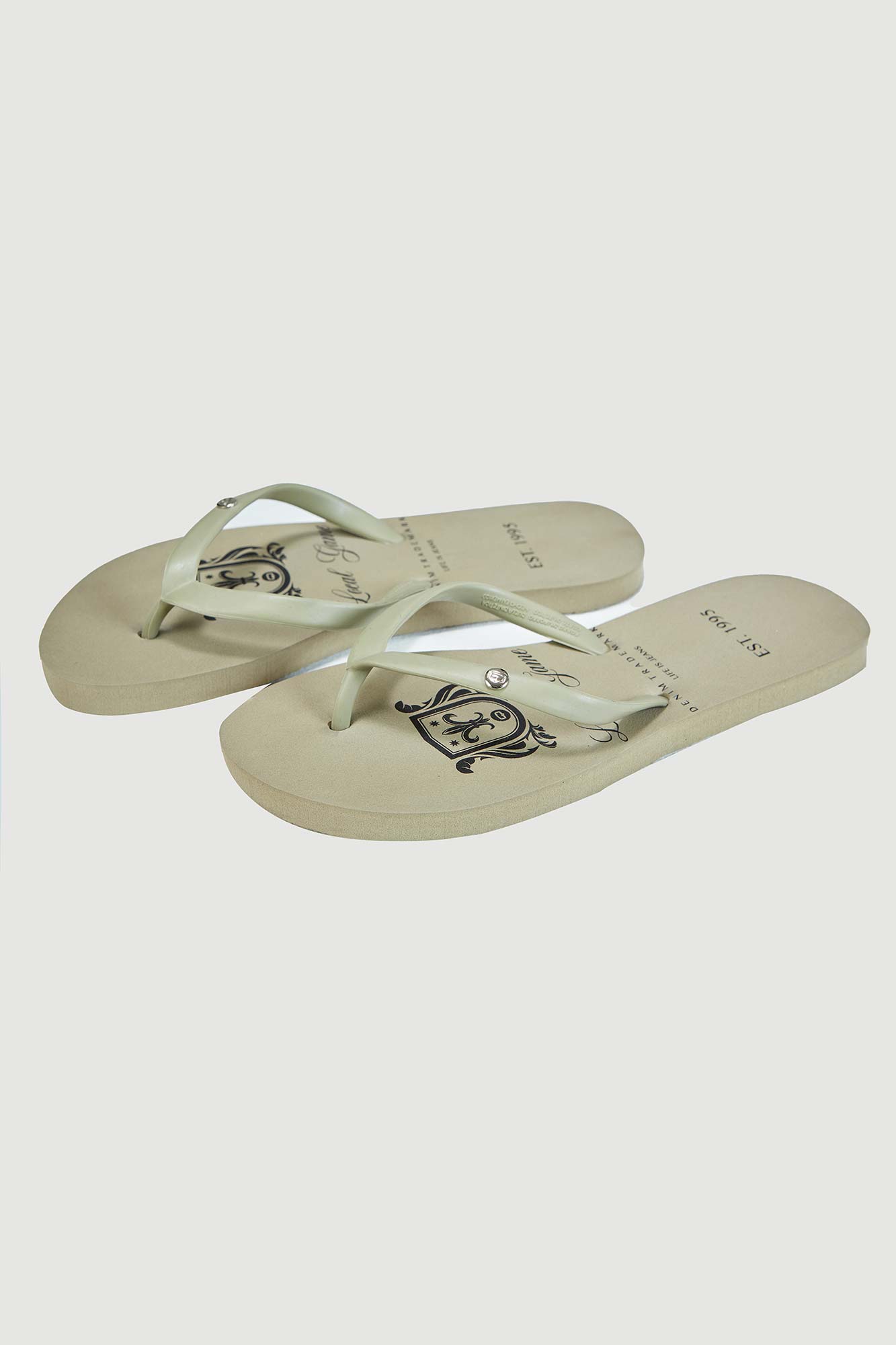 Sandalias Tres Puntadas Color Avena Para Mujer