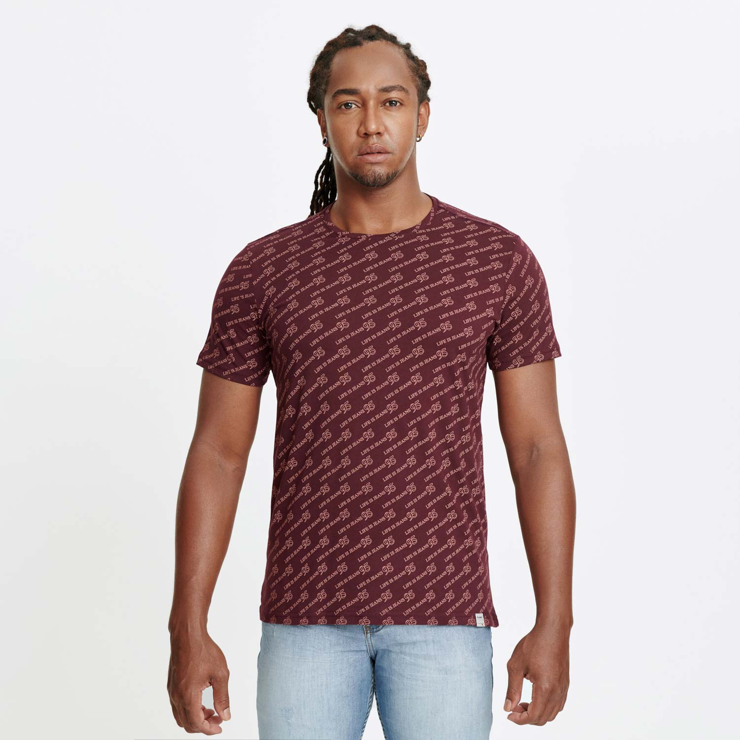 Camiseta Estampado Full Area Color Burgundy Para Hombre